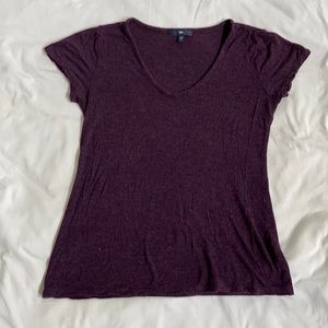 Gap Vneck Tee